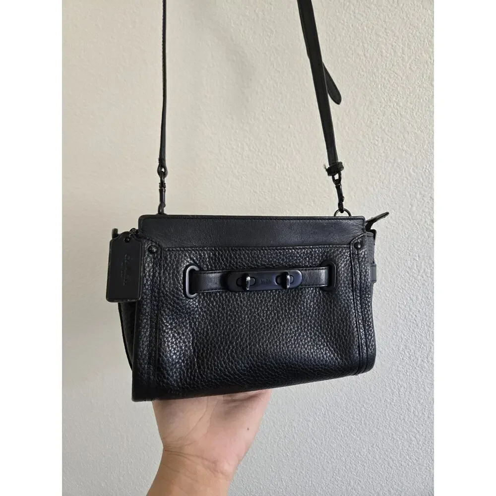 Coach Swagger Matte Black Pebble Leather Wristlet Crossbody Handbag Purse